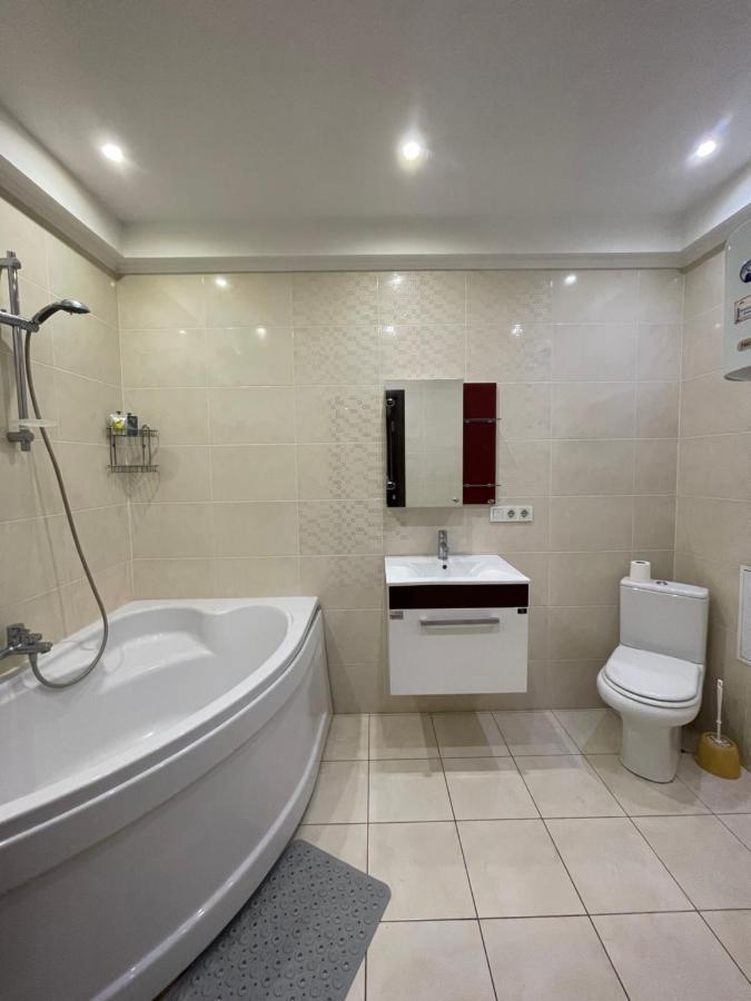 View Apartments, 22 Floor With 2 Rooms Киев Экстерьер фото